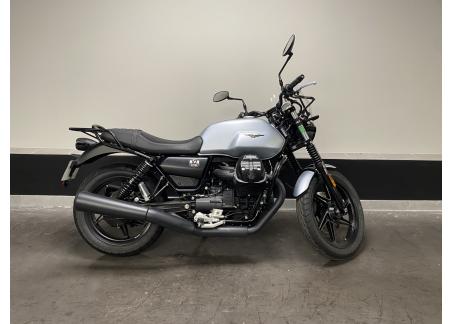MOTO GUZZI V7 STONE faible kilométrage sous garantie  