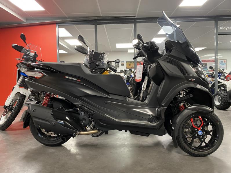 ! ! ! BAISSE DE PRIX ! ! ! PIAGGIO MP3 400 HPE SPORT ABS ASR très faible kilométrage sous garantie constructeur 