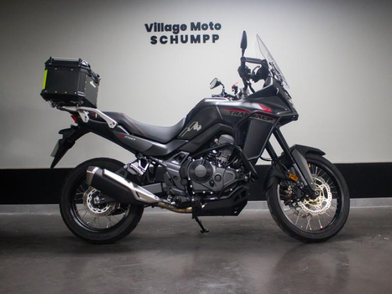 HONDA TRANSALP 750 / 2230 km / COMME NEUVE