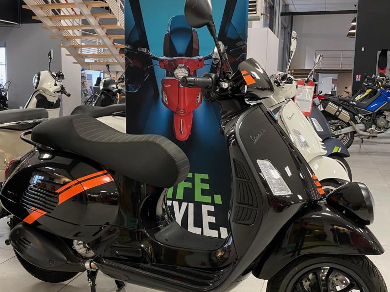 VESPA GTV 300 neuf 0KM Garantie 24 Mois