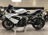 TRIUMPH 	DAYTONA 660 A2