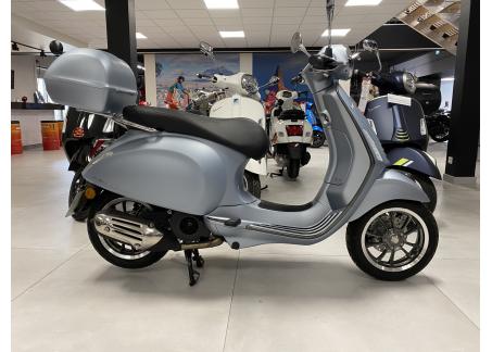 VESPA PRIMAVERA 125 avec TOP CASE sous garantie