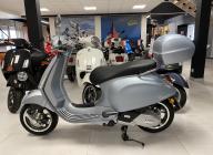 VESPA PRIMAVERA 125 avec TOP CASE sous garantie
