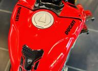 DUCATI STREETFIGHTER V4S CARBONE - UNIQUE
