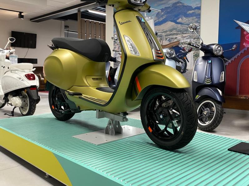 VESPA SPRINT 50  SPRINT S ELETTRICA 45KM/H neuf 0km garantie 24 mois 
