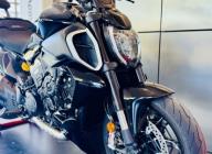 DUCATI DIAVEL V4